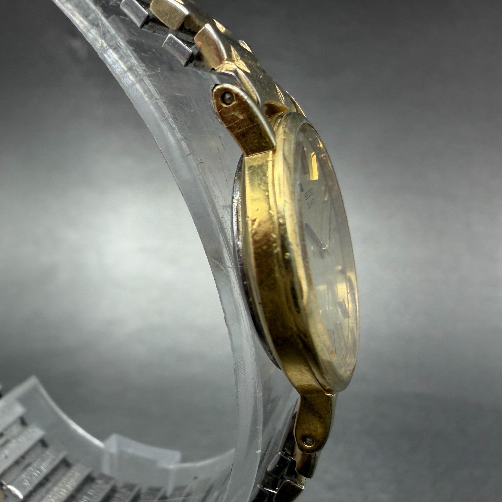 Seiko Watch Women 23mm Champagne Dial Gold Tone Round 1400-0049 New Battery3