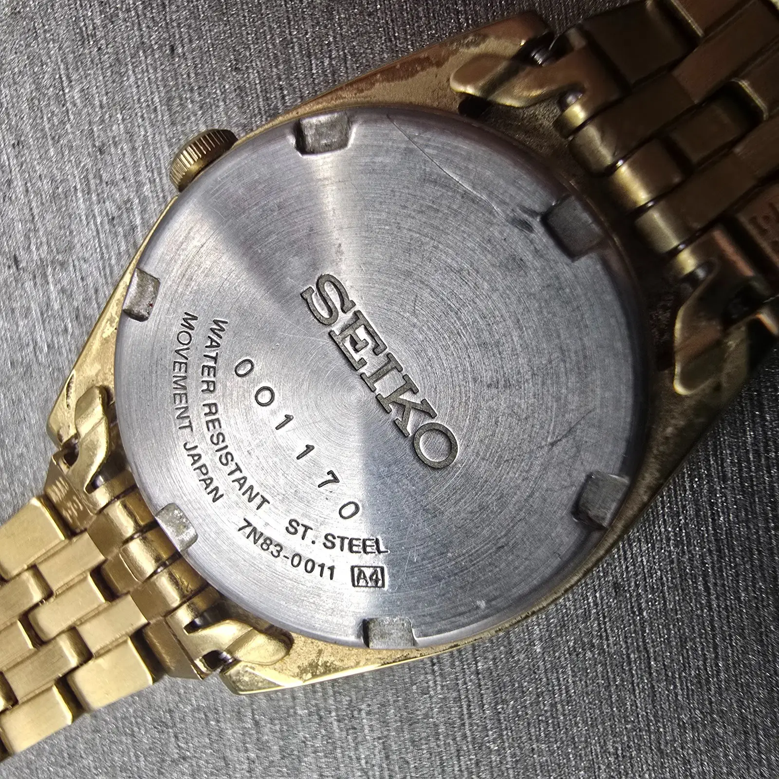 Seiko Watch Women 23mm White Dial Gold Tone Daydate Round 7N83-0011 New Battery10