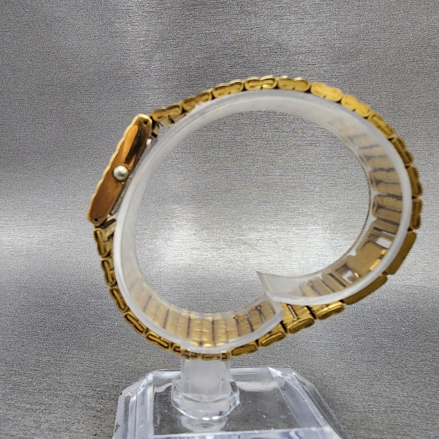 Seiko Tank Watch Women 16mm Gold Dial Gold Tone Rectangle 1N015A69 New Battery6