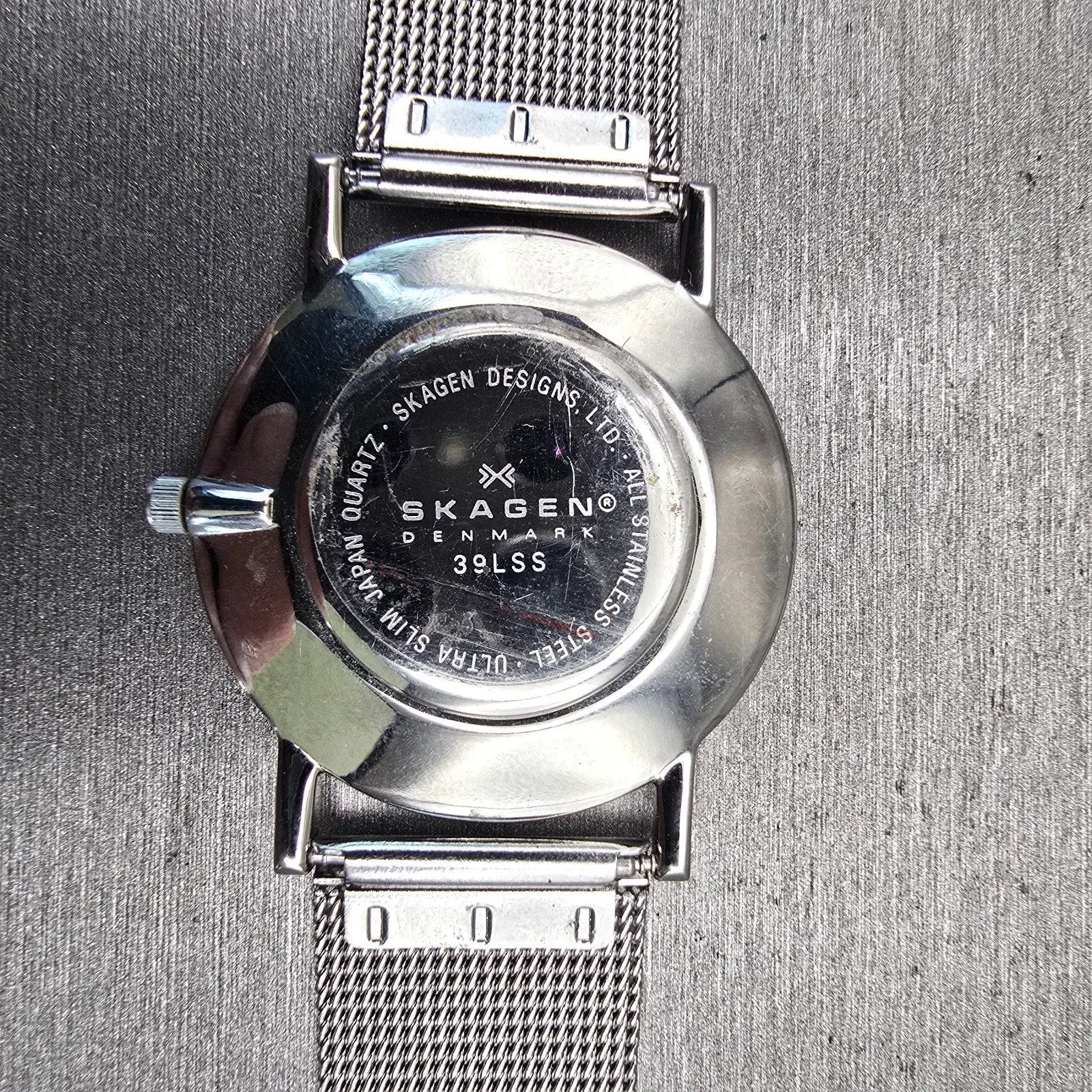 Skagen Watch Men 33mm Silver Dial Silver Tone Round 39LSS New Battery10