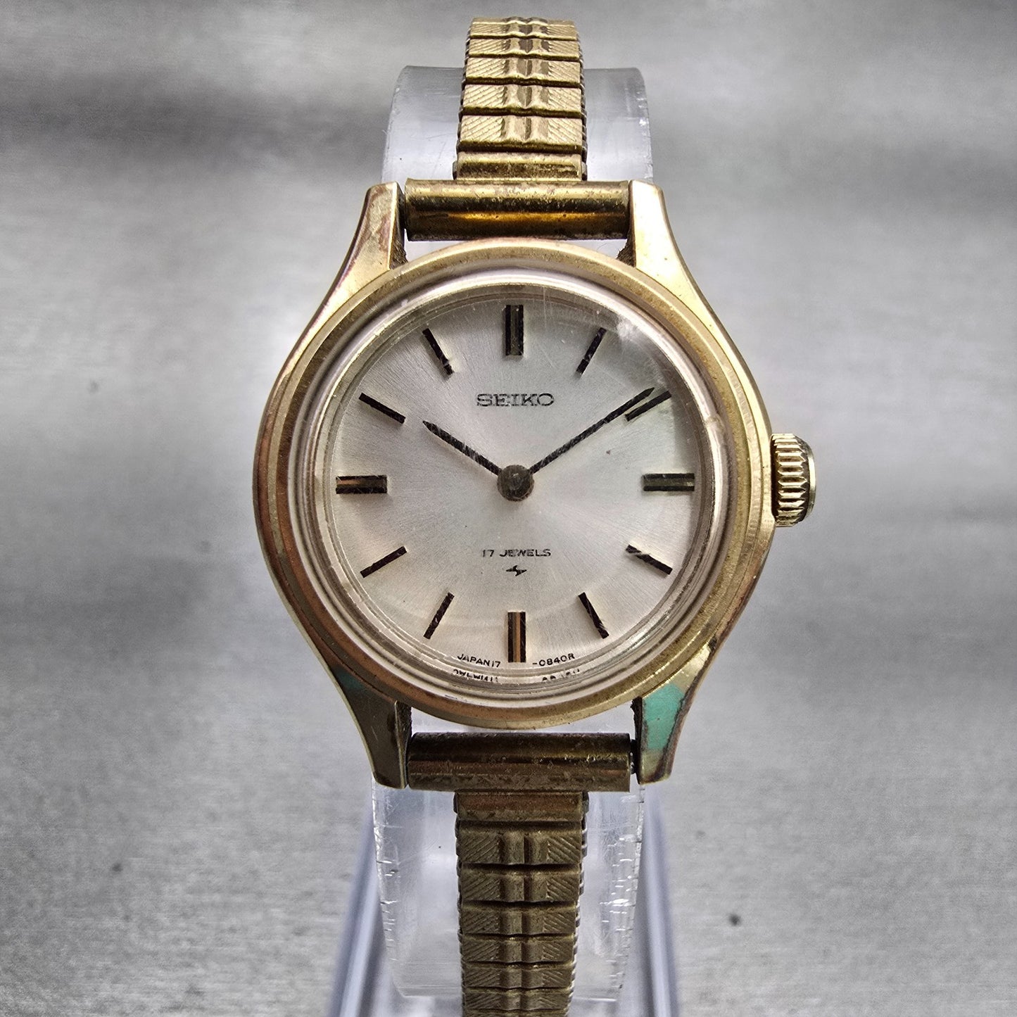 Seiko Watch Women 24mm White Dial Gold Tone Round 17-0730 Manal Wind Runs VTG0