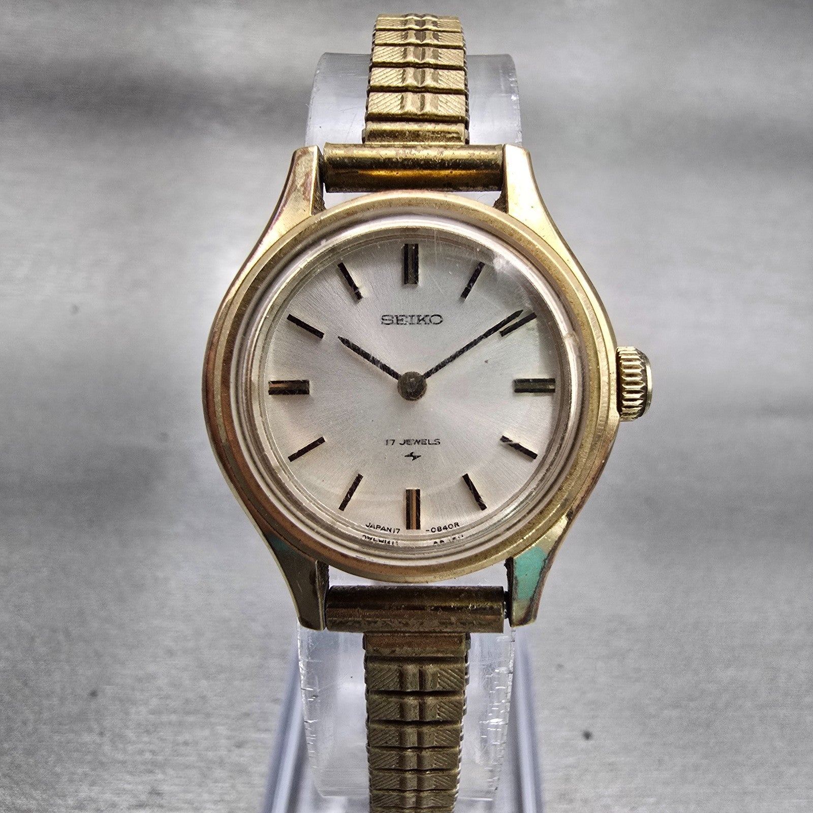 Seiko Watch Women 24mm White Dial Gold Tone Round 17-0730 Manal Wind Runs VTG0