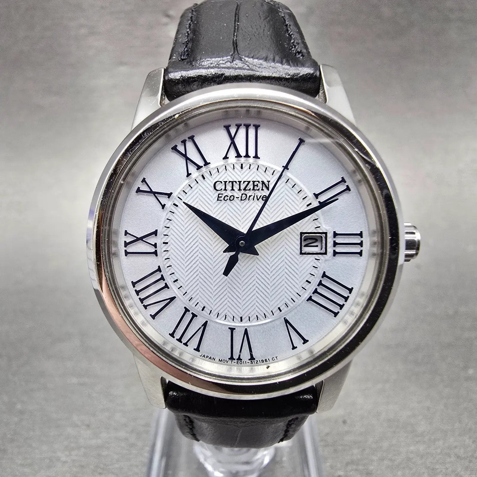 Citizen Eco-Drive Watch Women 30mm White Dial Silver Tone Date E011-S084091 Runs0
