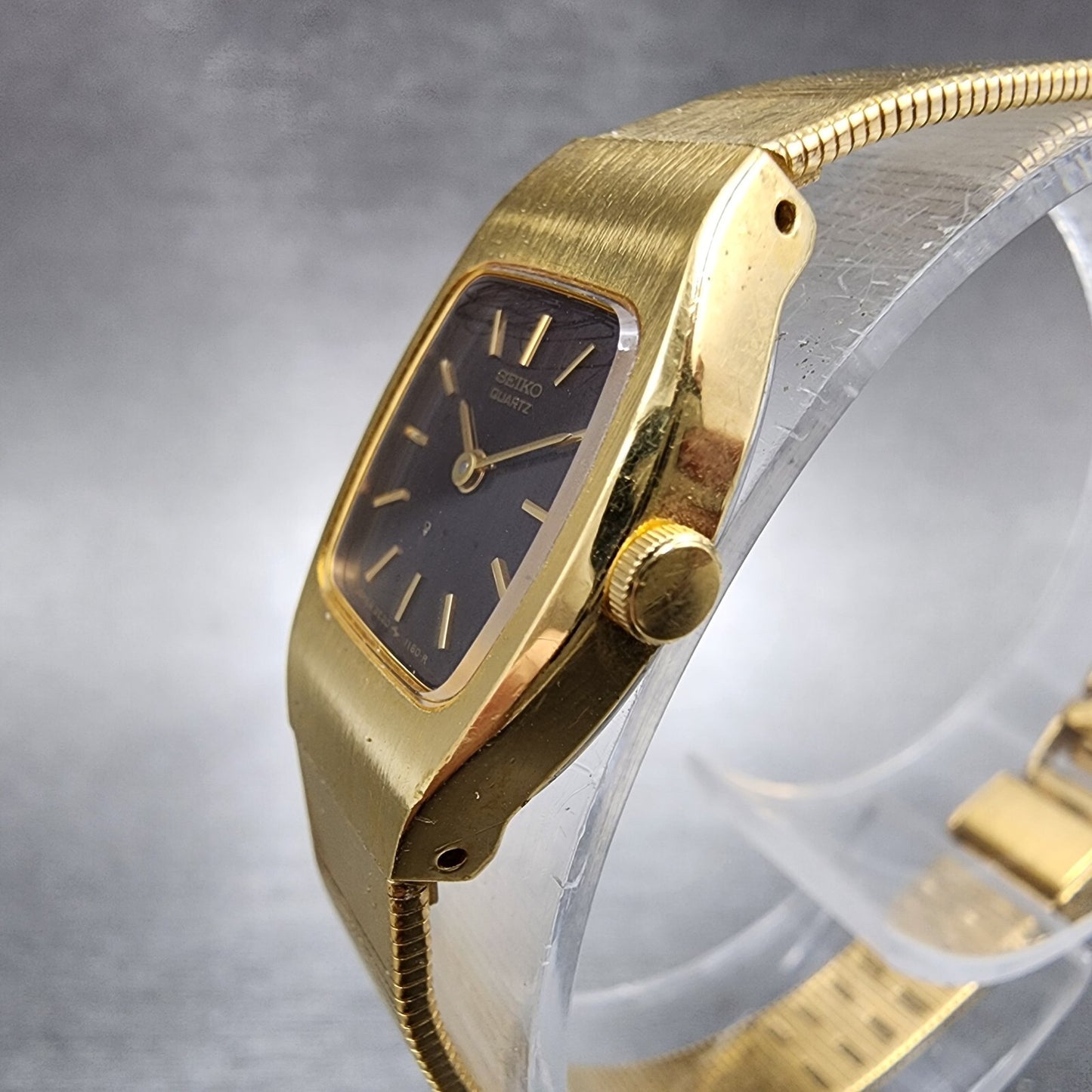 Seiko Watch Women 16mm Black Dial Gold Tone 2c205559 New Battery2
