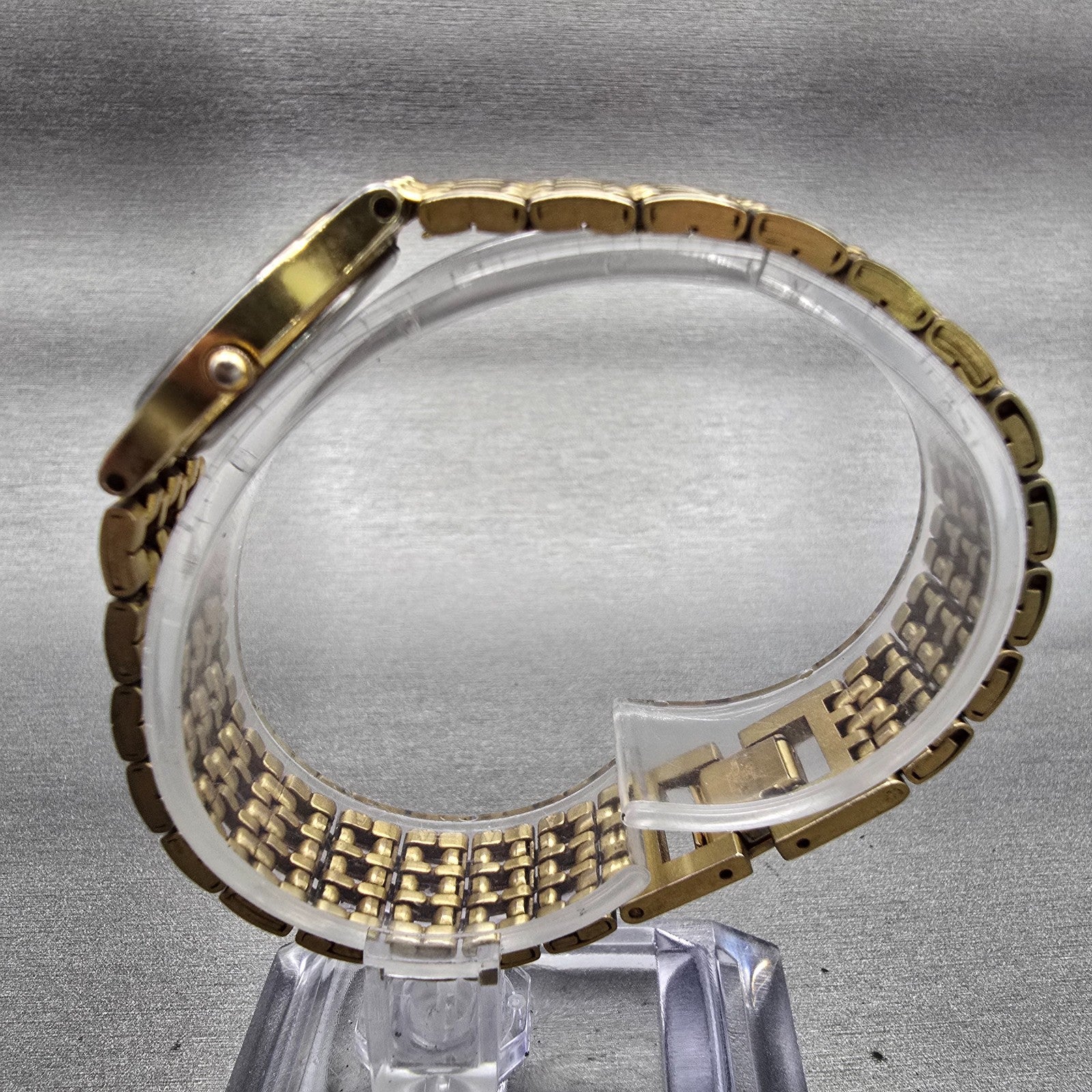 Citizen CQ Watch Women 21mm MOP Dial Two Tone Round 2200-229207 New Battery VTG6