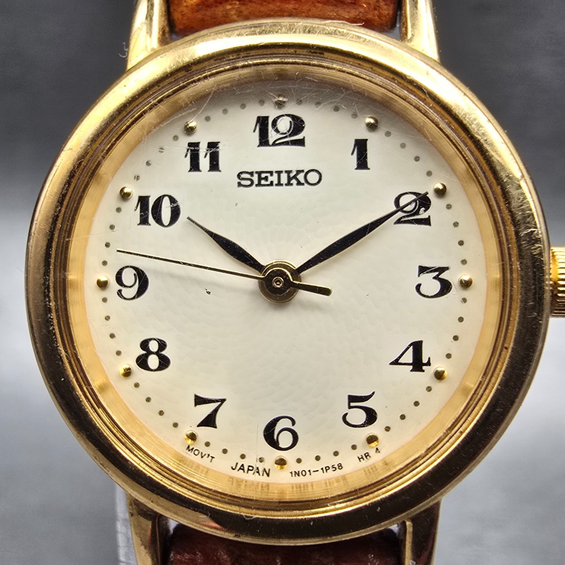 Seiko Watch Women 22mm Ivory Dial Gold Tone Round 1N01-0K40 New Battery VTG JP1