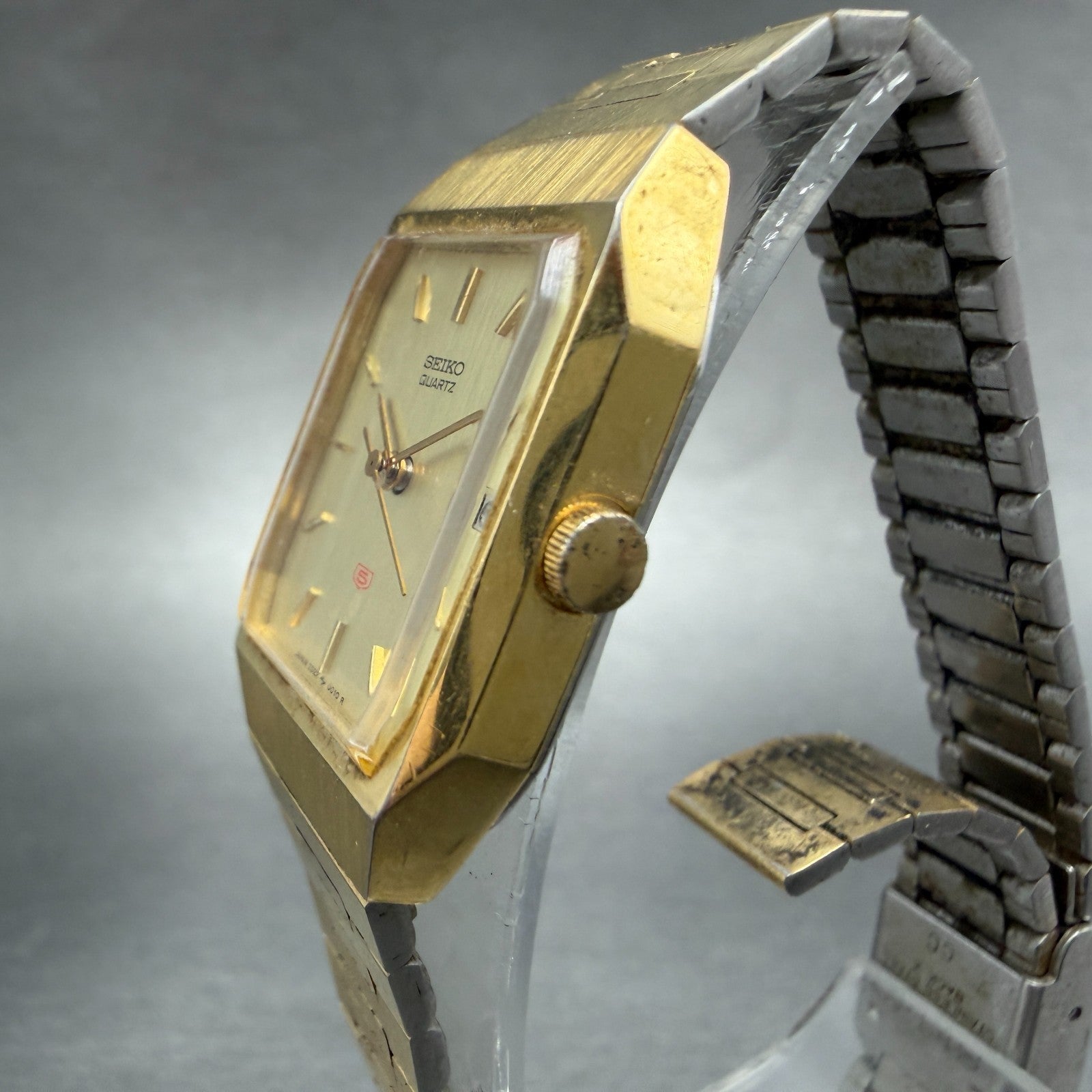 Seiko 5 Watch Tank Watch Women 21mm Champagne Dial Gold Tone Date  New Battery2