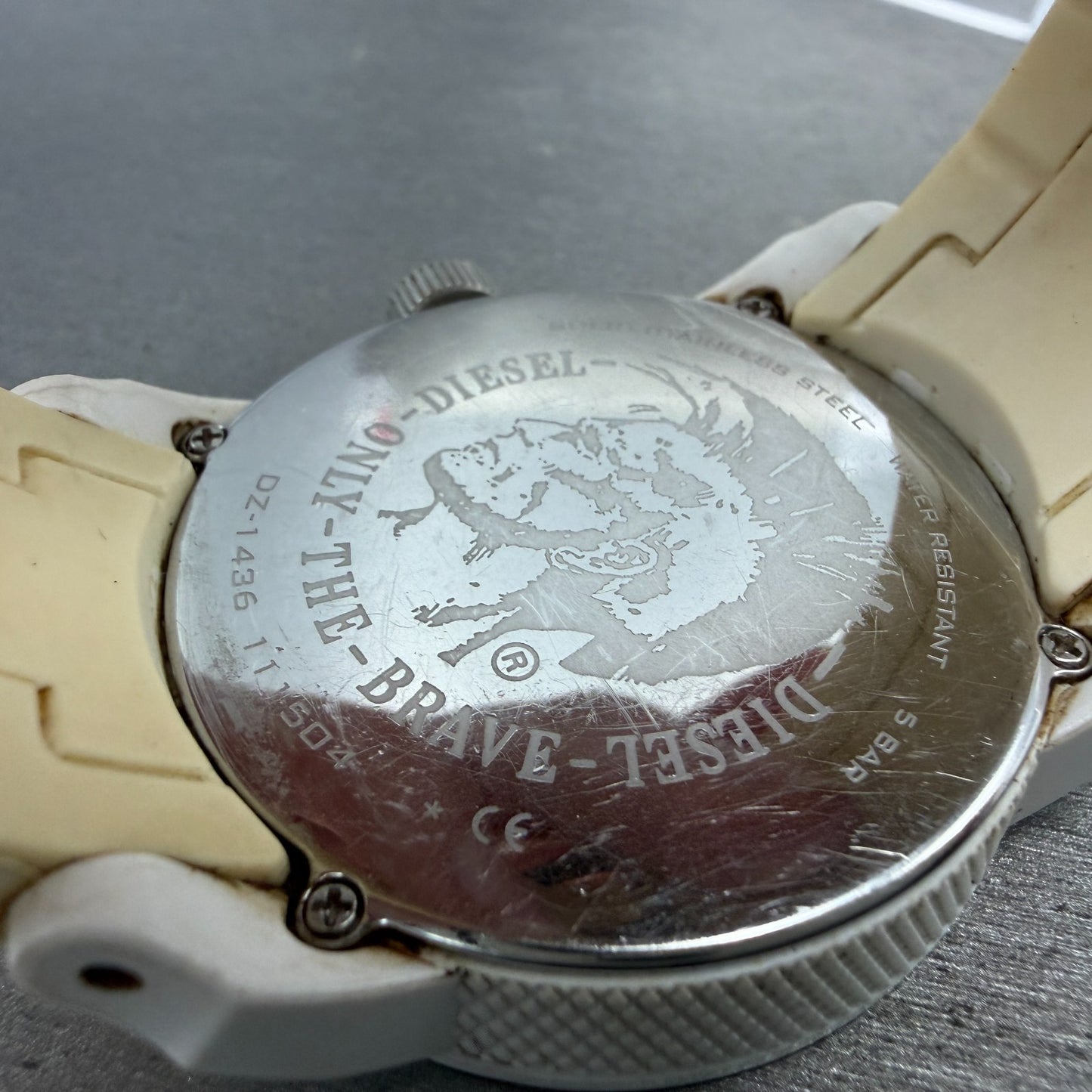 Diesel Watch Men 44mm White Dial White Rubber Round DZ1436 New Battery9