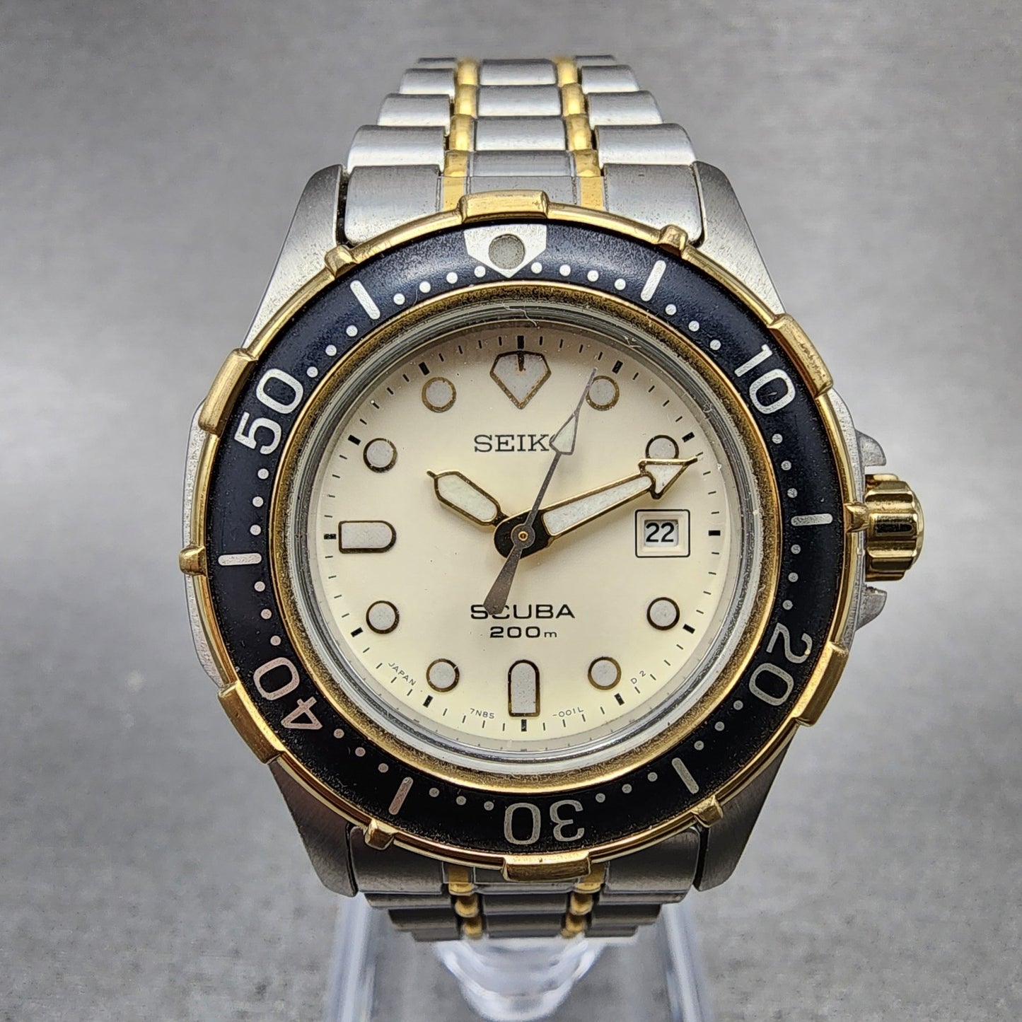 Seiko Diver Watch Women 32mm White Dial Two Tone Date Round 7N85001A New Batt0