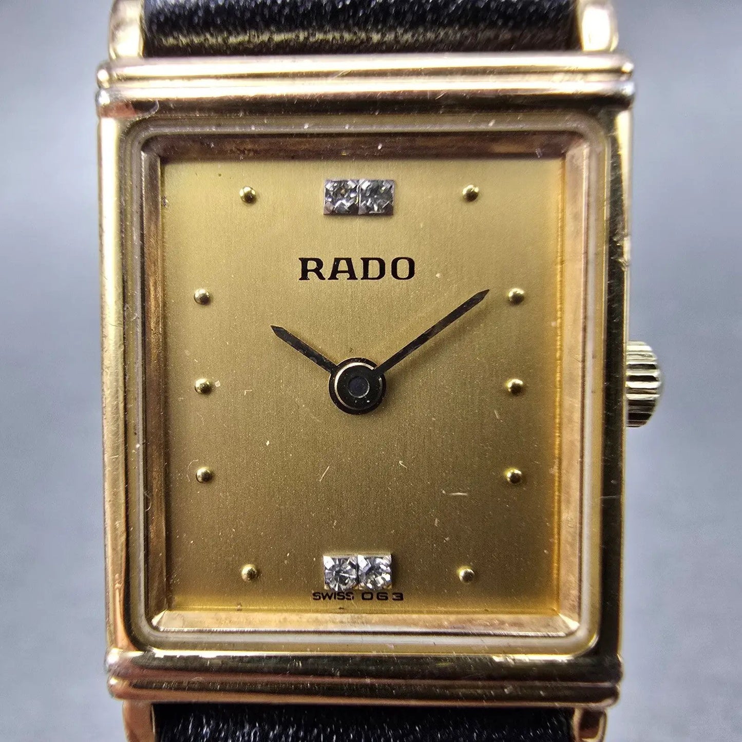 Rado Tank Watch Women 17mm Gold Dial Gold Tone Rectangle 204.5347.2 New Battery1