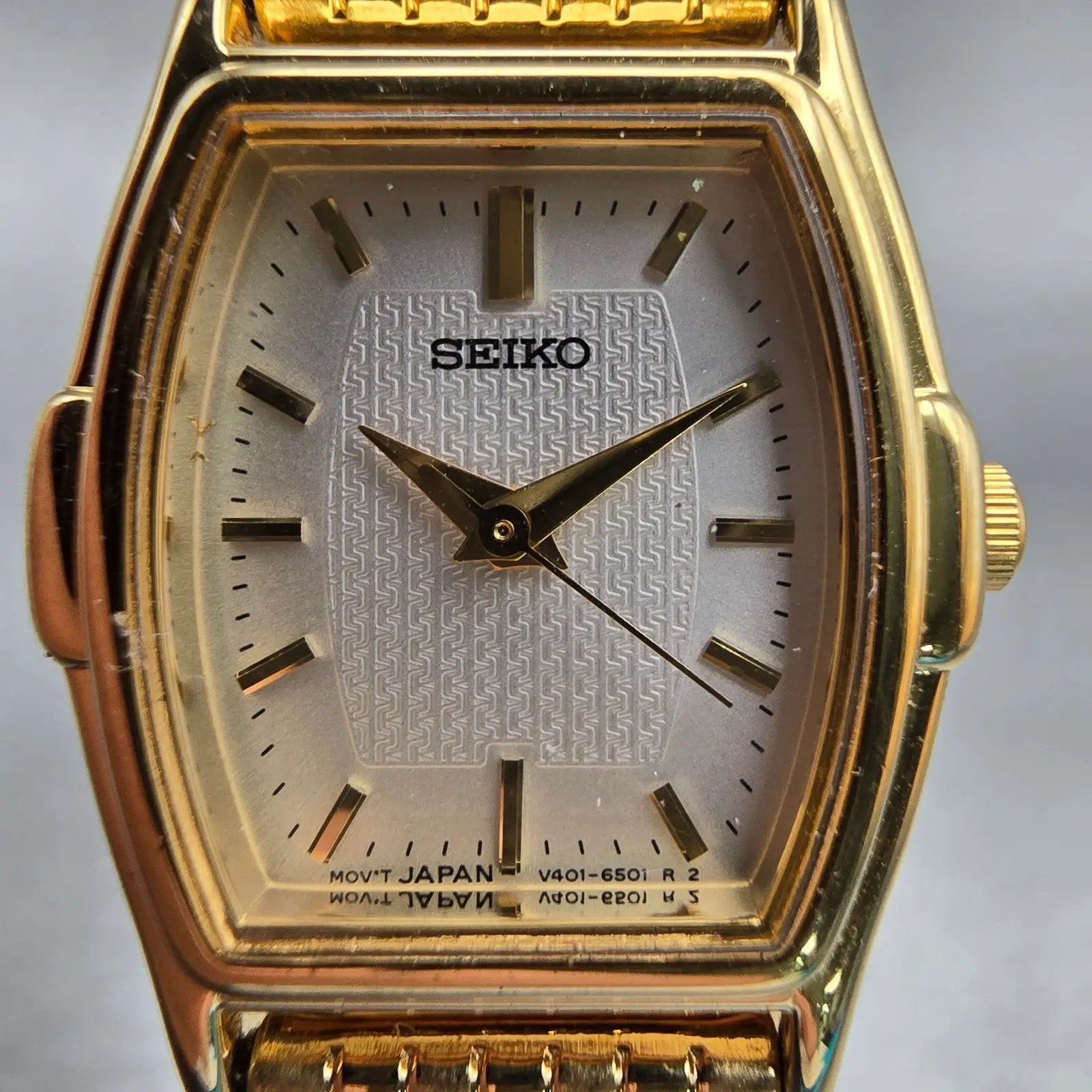 Seiko Watch Women 20mm Silver Dial Gold Tone Oval V401-6250 New Battery Vintage1