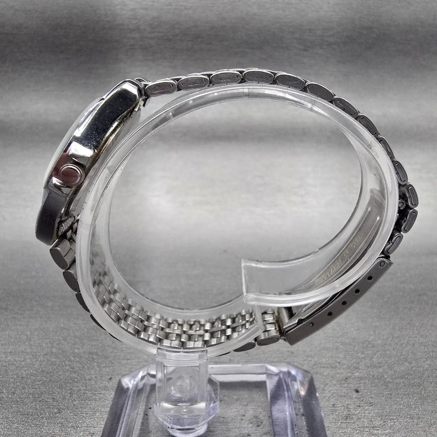 Citizen CQ Watch Women 26mm White Dial Silver Tone Daydate 1002-B02855 New Batt6