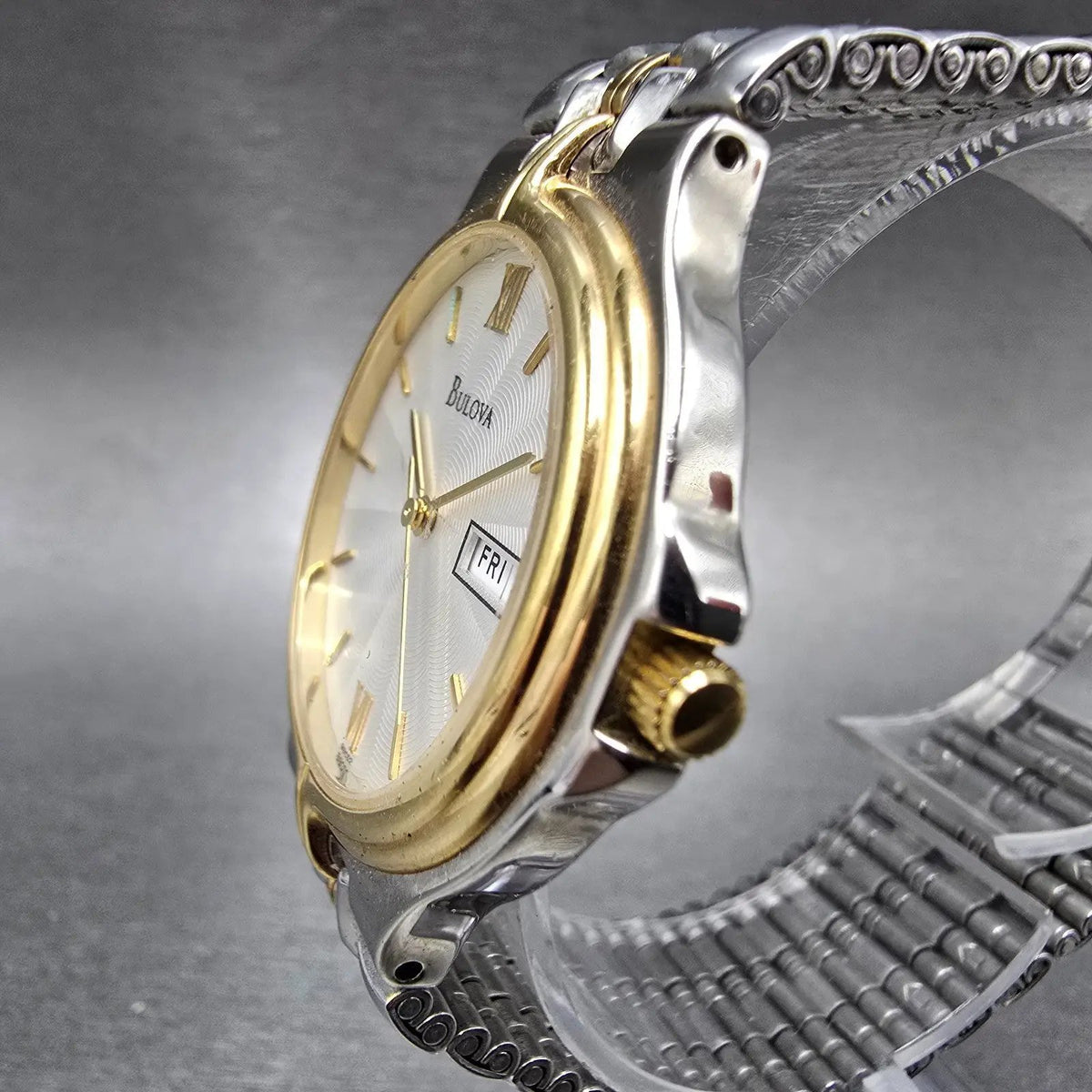 Bulova Watch Men 34mm White Dial Two Tone Daydate 98C02 Round VTG PARTS3