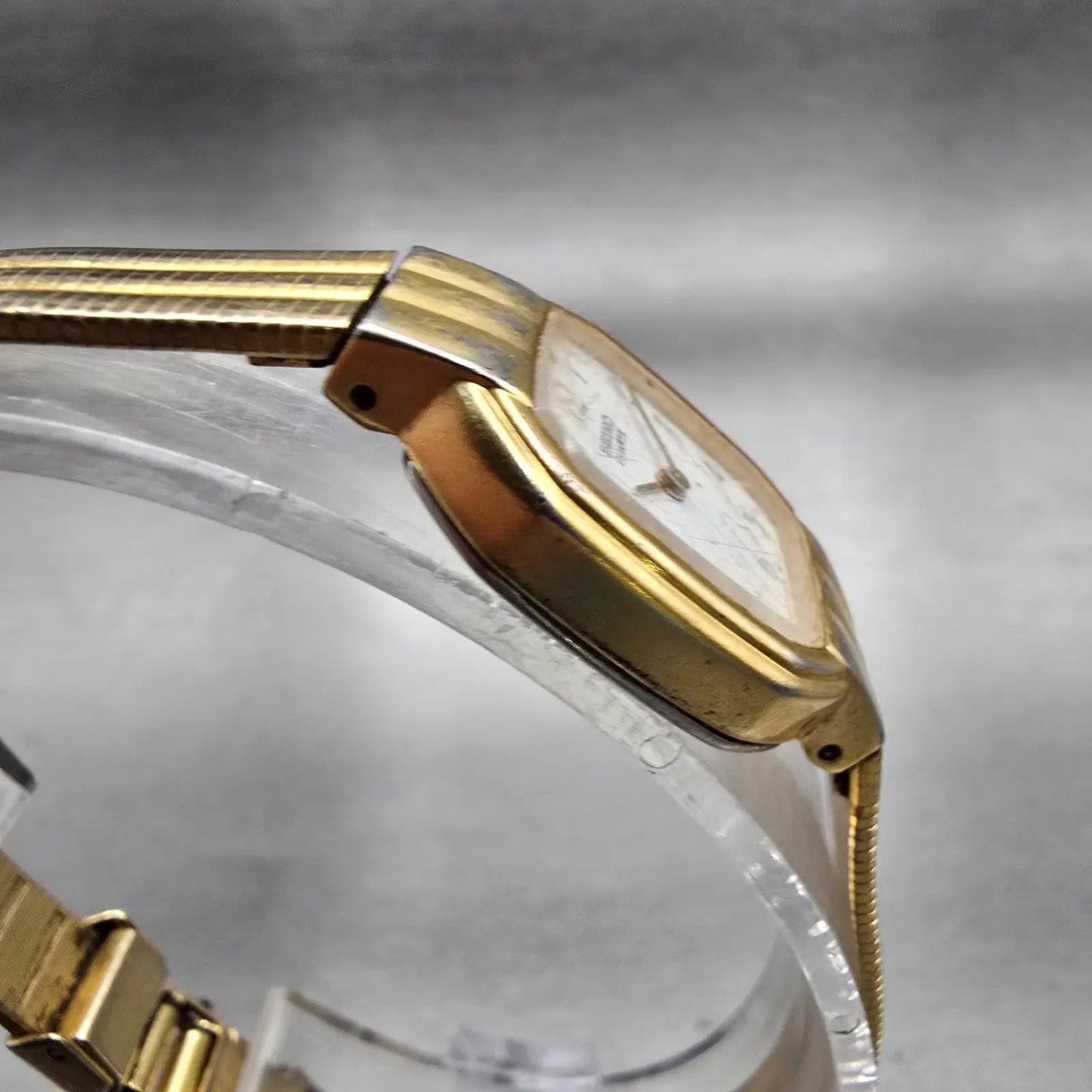 Seiko Watch Women 16mm White Dial Gold Tone Oval 2Y00-5439 New Battery Vintage3