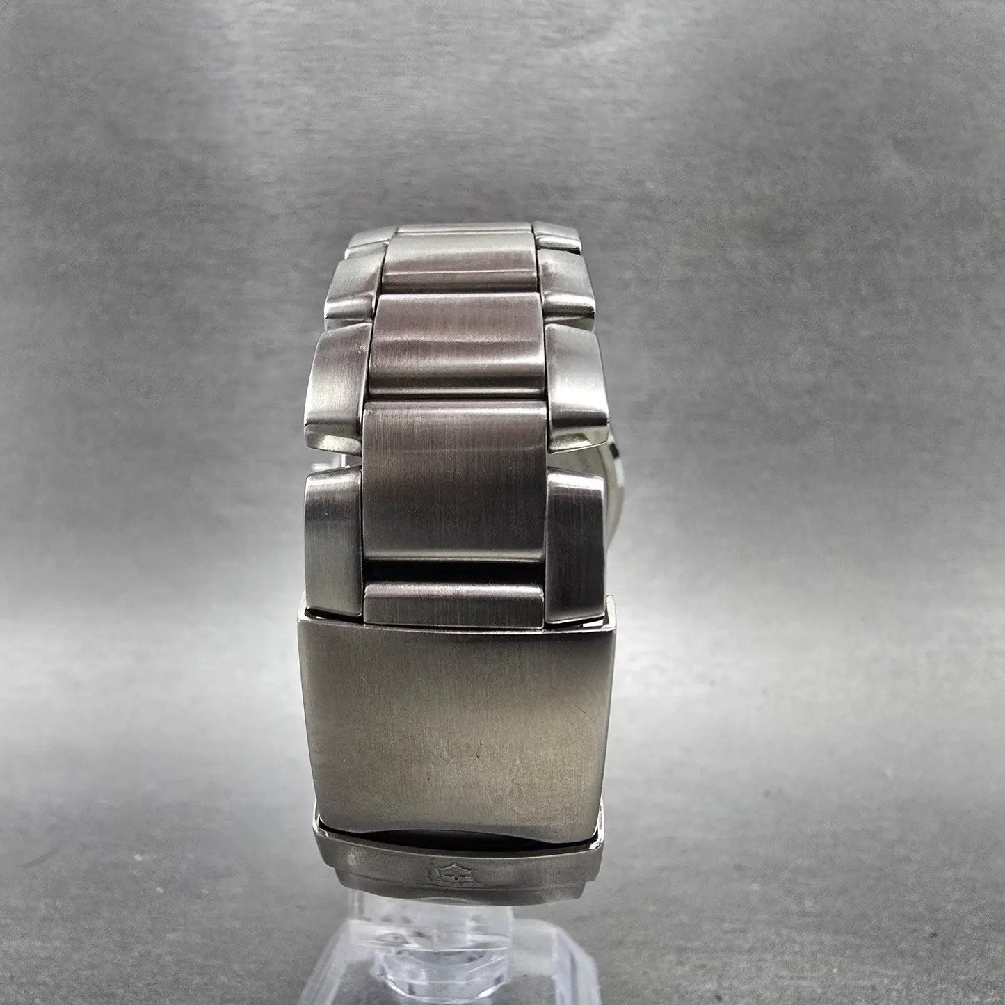 Victorinox Swiss Army Peak Watch Men 38mm White Dial Steel Date 24958 New Batt8