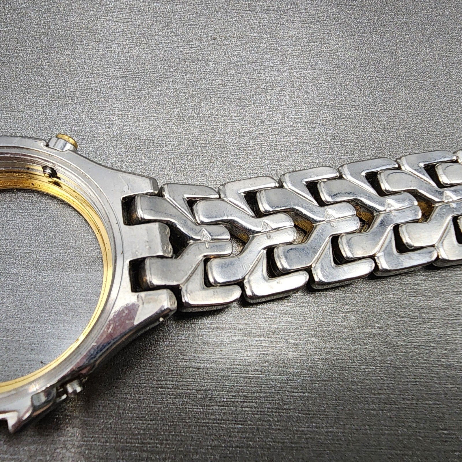 Seiko 7T326G20 Watch Case 37mm Two Tone Bracelet Round Chronogrpah Steel11