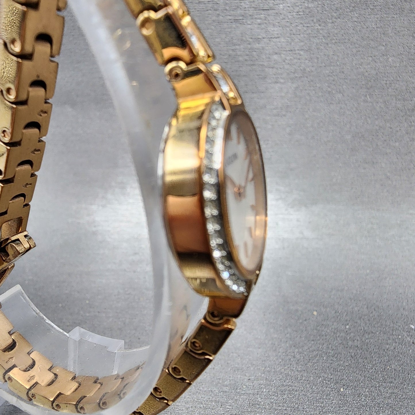 Bulova Crystal Watch Women 22mm MOP Dial Rose Gold Tone Crystal Bezel New Batt3