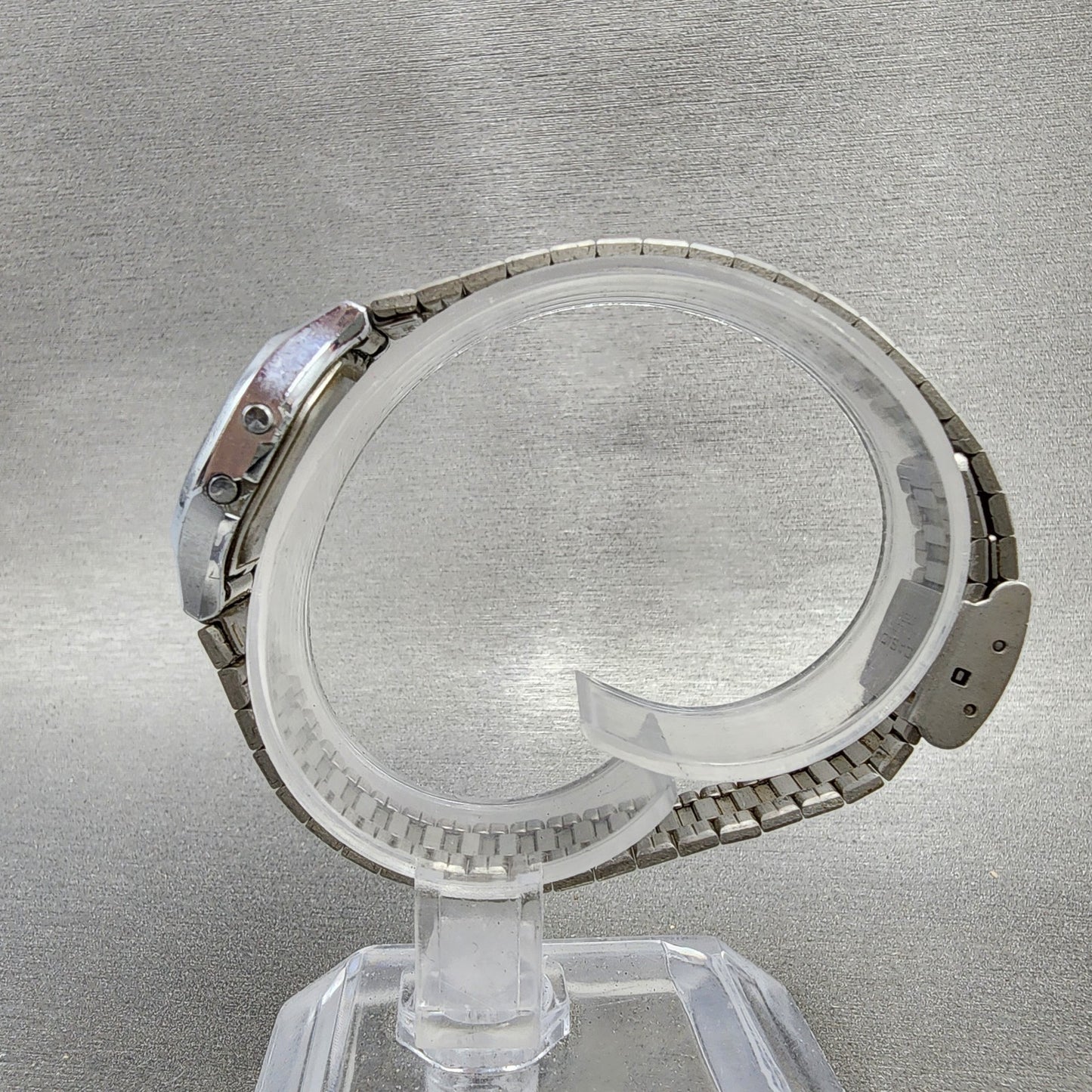 Casio L500 Watch Women 23mm Digital LCD Silver Tone Round Bracelet New Battery6