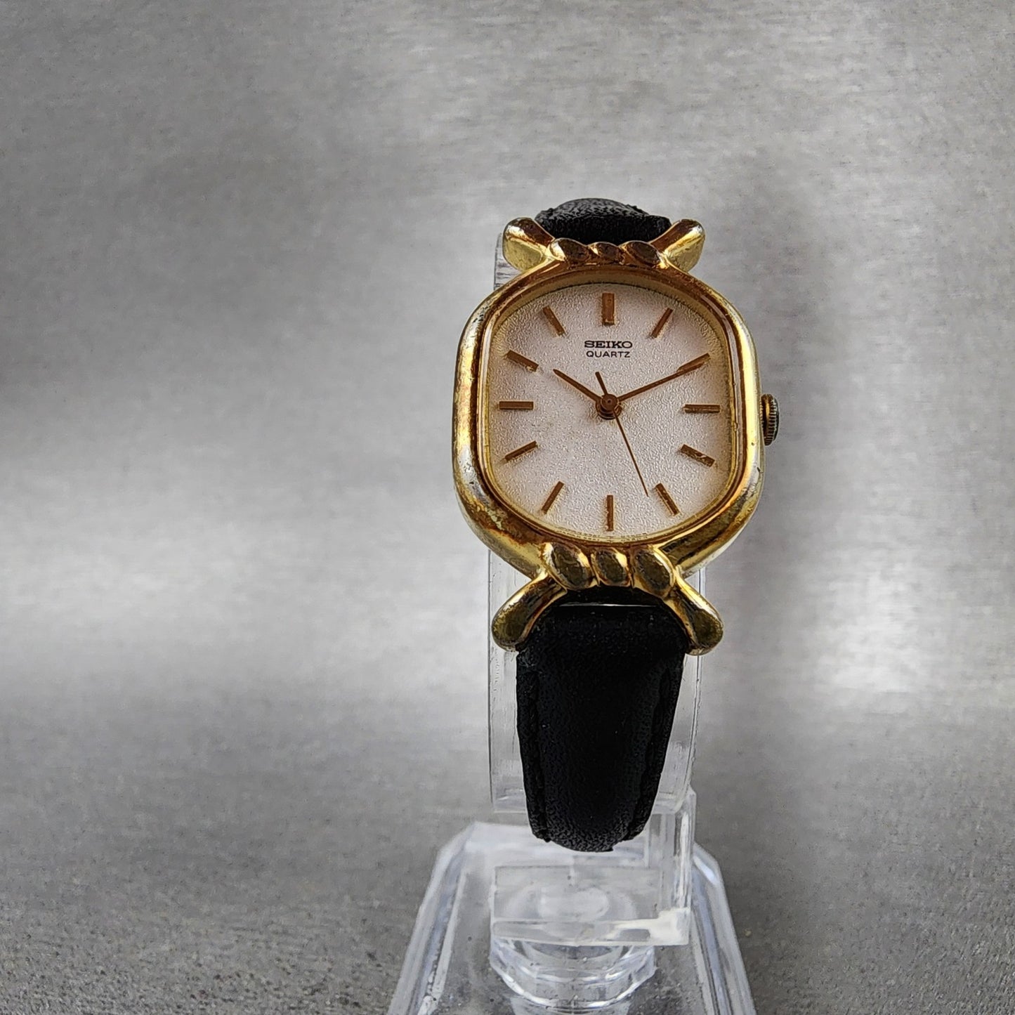 Seiko Watch Women 20mm White Dial Gold Plated Oval 26215230 New Battery VTG6