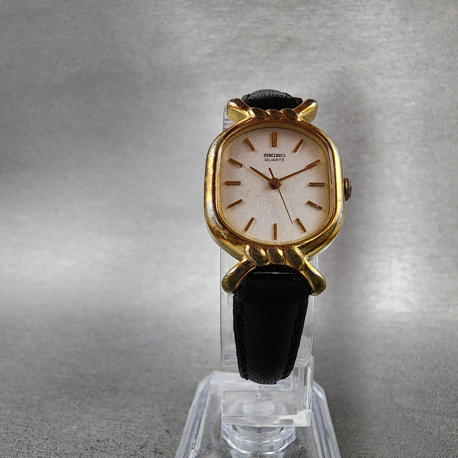 Seiko Watch Women 20mm White Dial Gold Plated Oval 26215230 New Battery VTG6