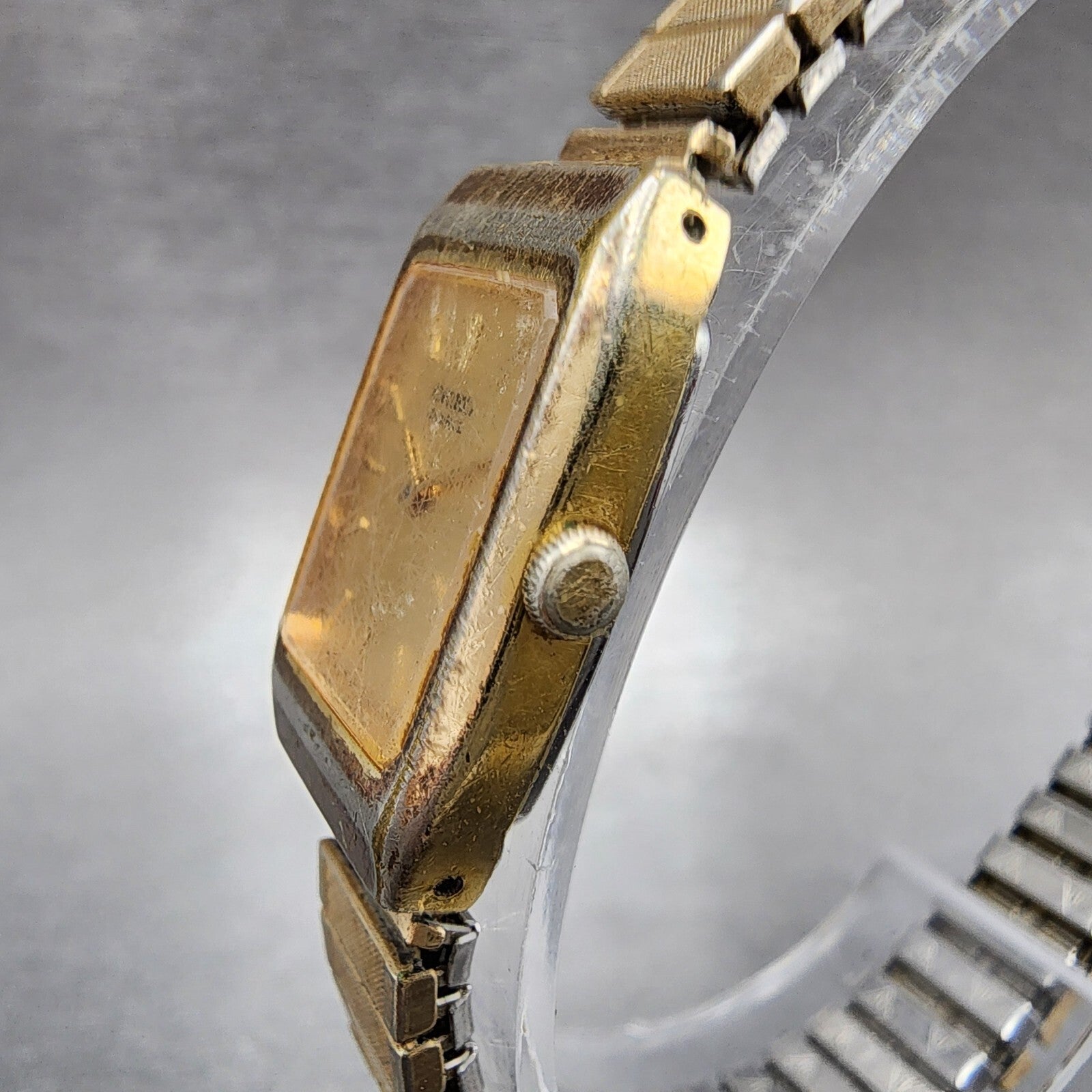 Seiko Watch Women 16mm Gold Dial Gold Tone Rectangle 2C205059 New Battery2