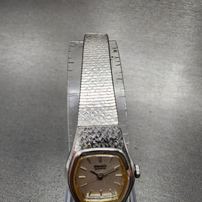 Seiko Watch Women 17mm Silver Dial Silver Tone Hexagon 2c21-5149 New Battery