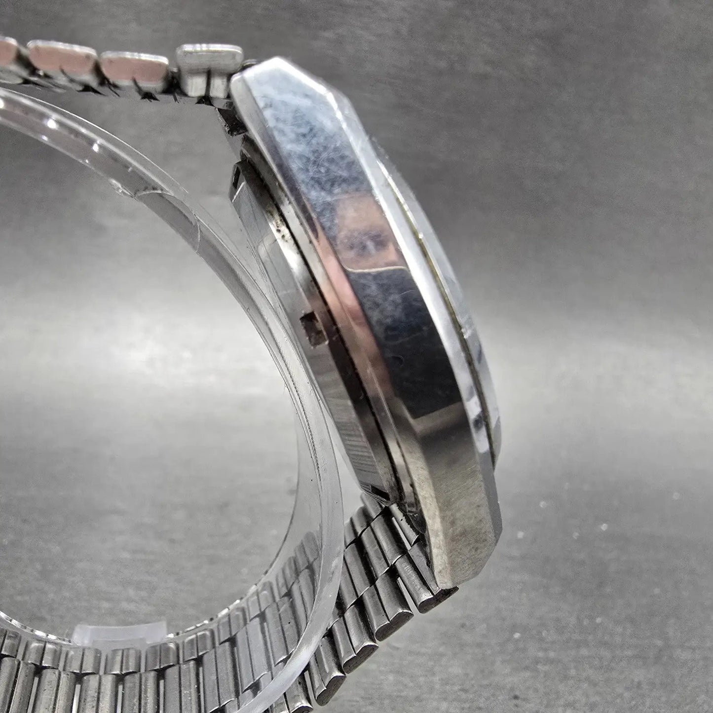 Seiko 5 Automatic Watch Men 38mm Silver Dial Silver Tone Daydate 7009-876A Runs3