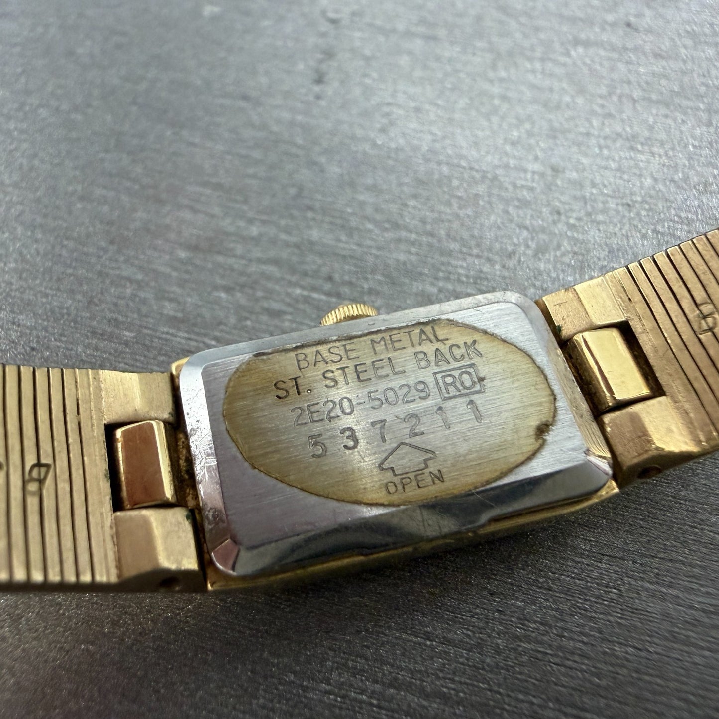 Seiko Tank Watch Women 12mm Champagne Dial Gold Tone 2e20-6259 New Battery KI909