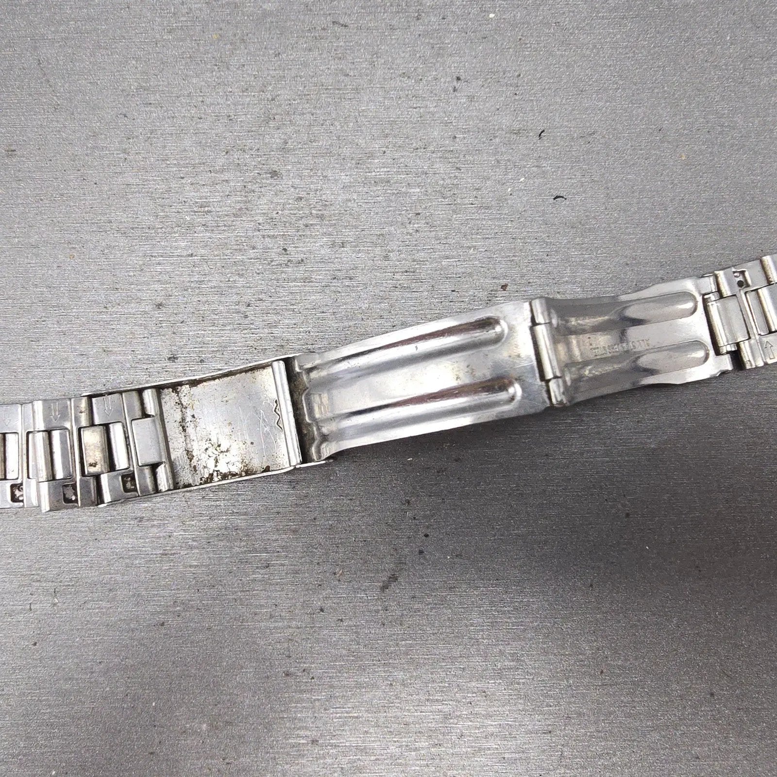 Seiko SQ Bracelet 19mm Stainless Steel Silver Tone Tri Folding Clasp VTG 111S13