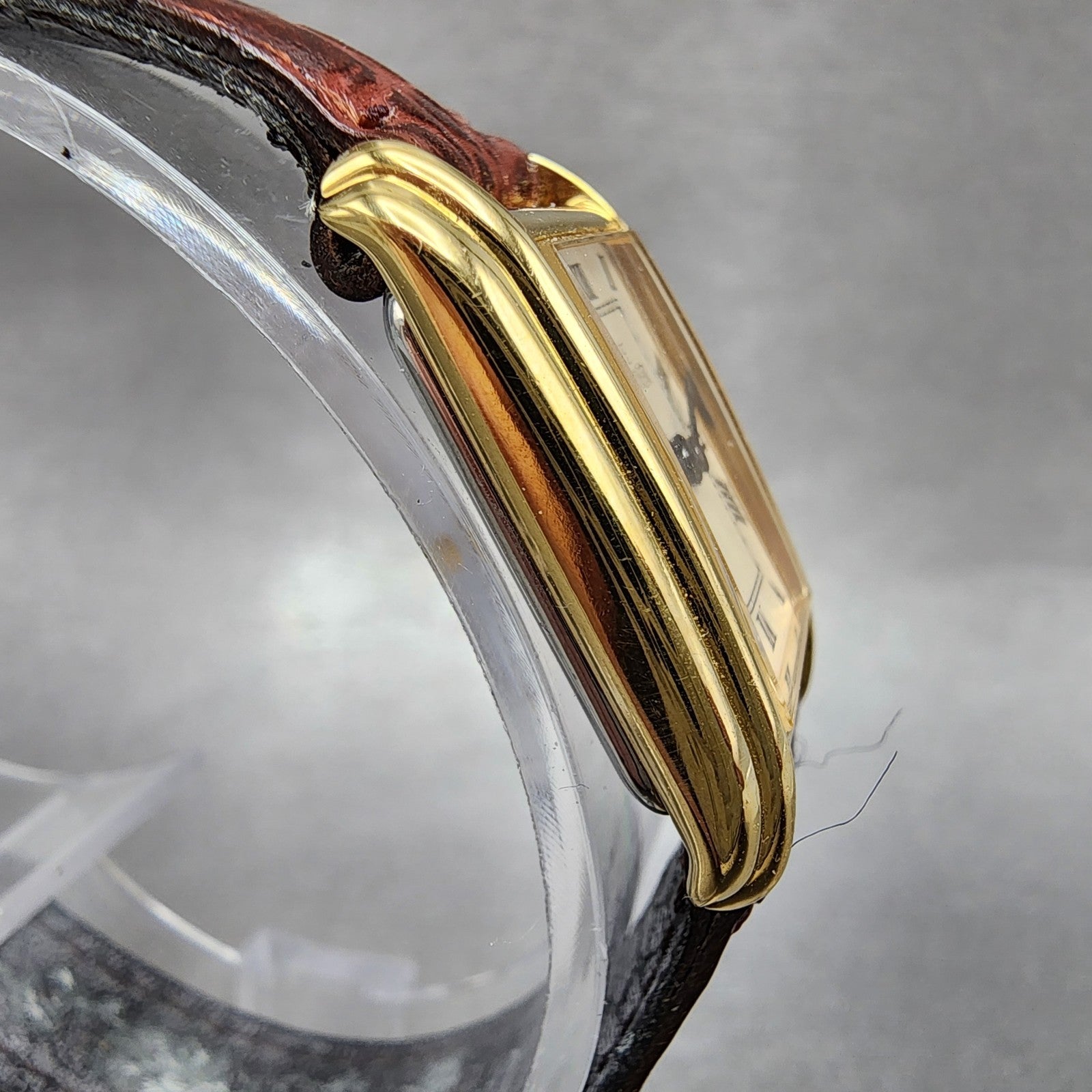 Estee Lauder Tank Watch Women 18mm cream Dial Gold Tone Rectangle New Battery3