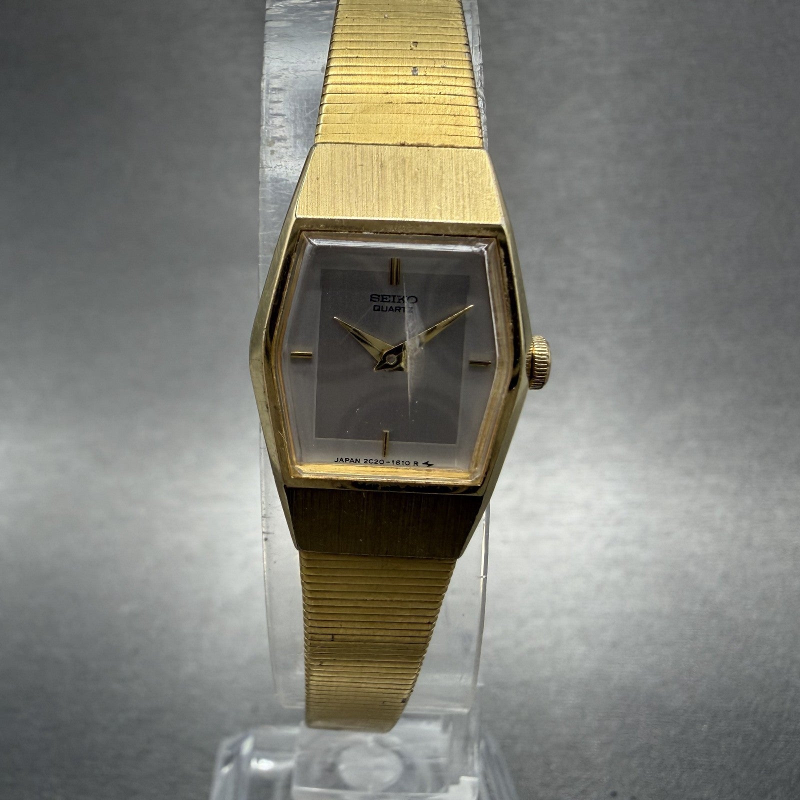 Seiko Watch Women 17mm Silver Dial Gold Tone Hexagon 2C205790 New Battery0