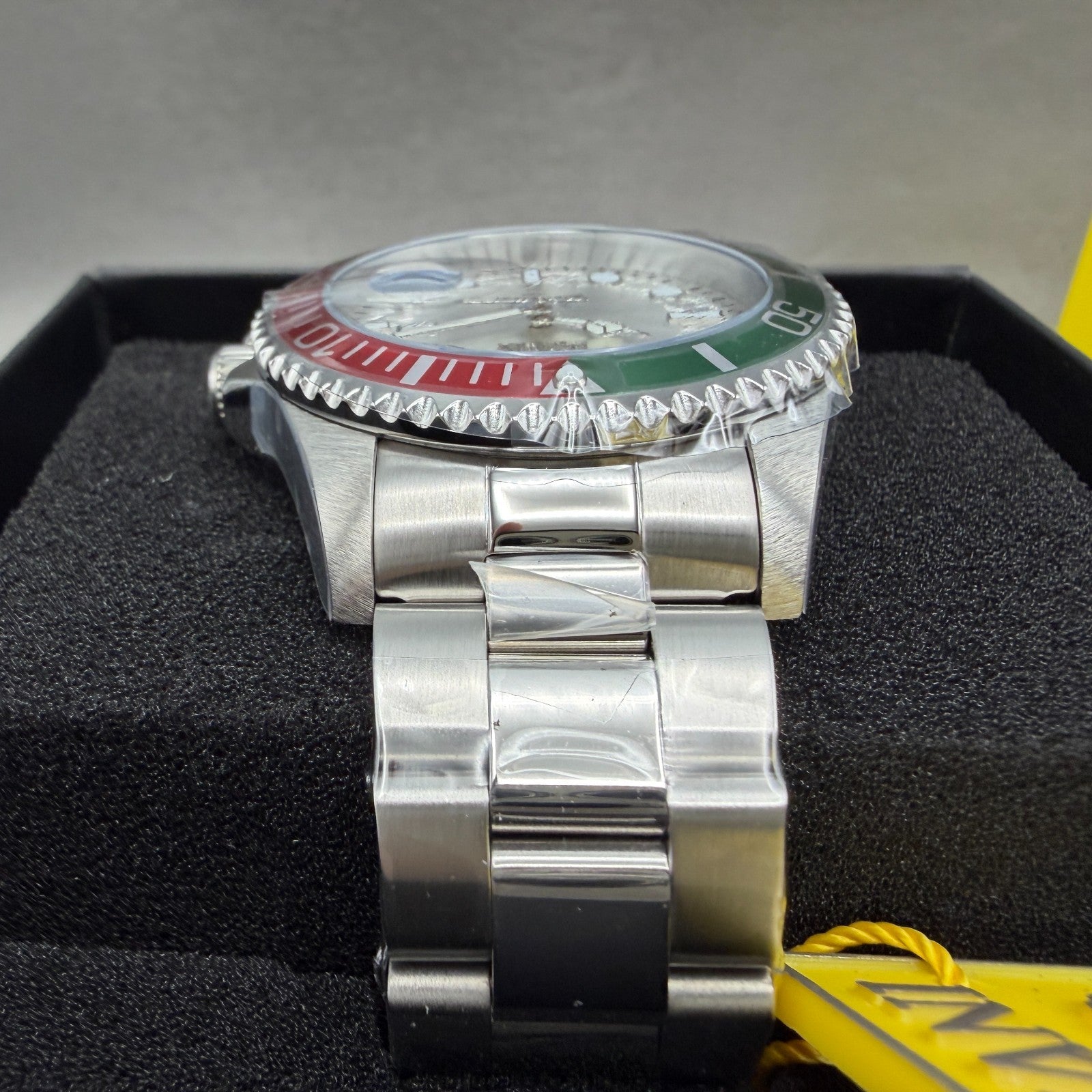 Invicta Pro Diver Watch Men 43mm Silver Dial Steel Date Round Red Green 447144