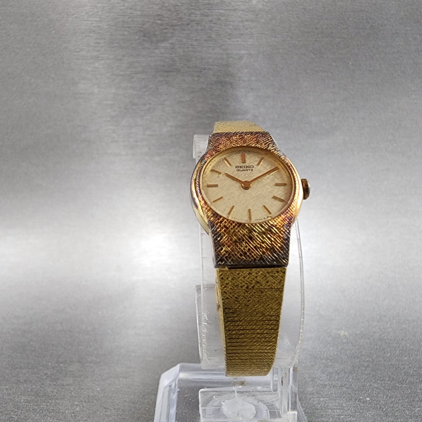 Seiko Watch Women 17mm Champange Dial Gold Tone Round 2C20-0149 New Battery
