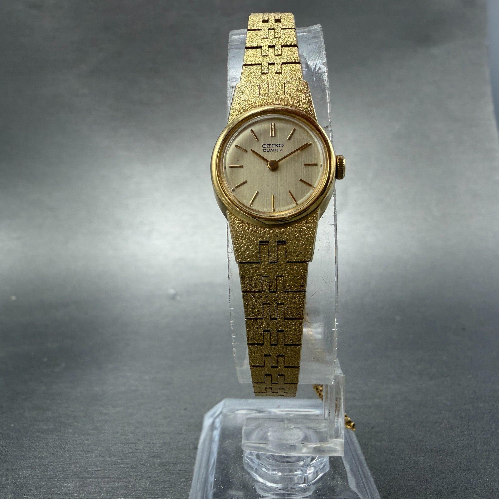 Seiko Watch Women 18mm Champagne Dial Gold Tone Round 2C20-0209 New Battery5