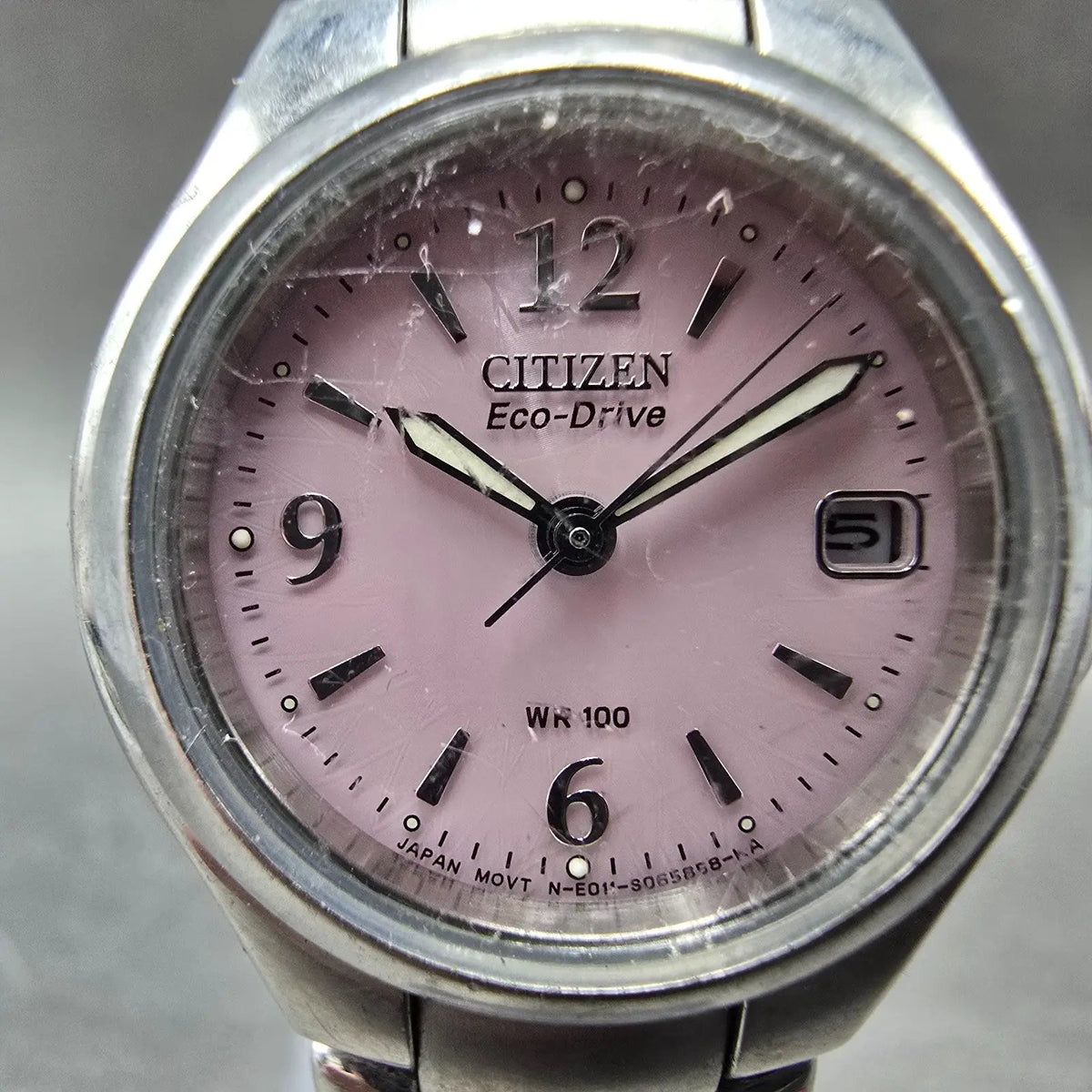Citizen Eco-Drive Watch Women 26mm Pink Dial Silver Tone Date E011-S039941 RunsK1