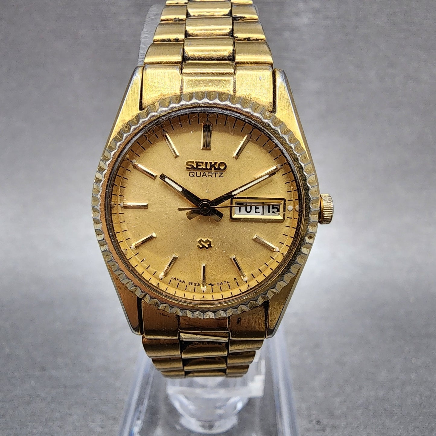 Seiko SQ Watch Women 24mm Gold Dial Gold Tone Daydate Round 3E230A60 NewBattery0