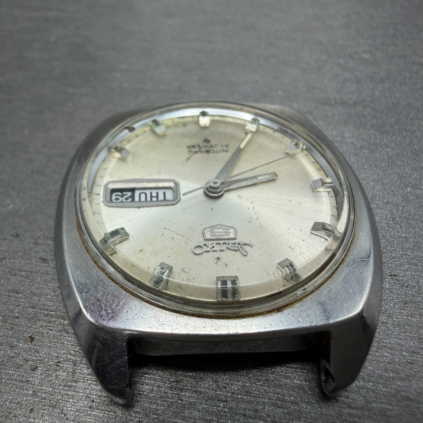 Seiko 5 Automatic Watch Men 35mm Silver Dial Silver Tone Daydate 6119-7100 PARTS5