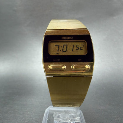 Seiko Digital Watch Men 28mm LCD Gold Tone Daydate F231-4009 Rectangle New Batt5