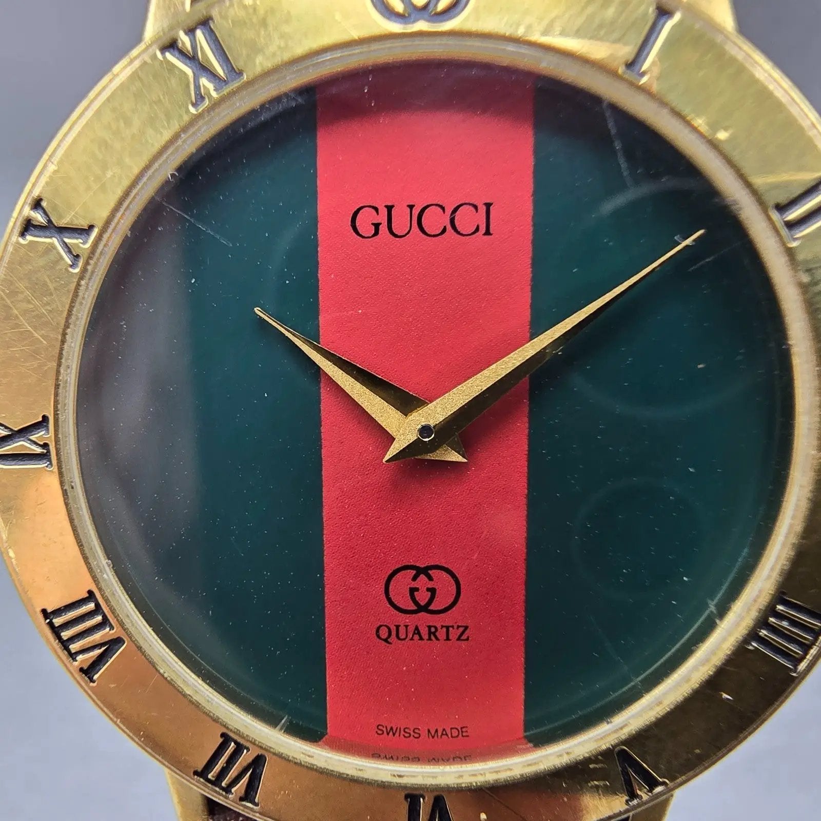 Gucci 3001M Watch Men 33mm Red & Green Dial Gold plated Round New Battery VTG1