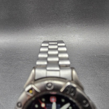 Wenger Dive Watch Women 30mm Blue Dial Silver SAK Design Daydate 091.0650 PARTS5