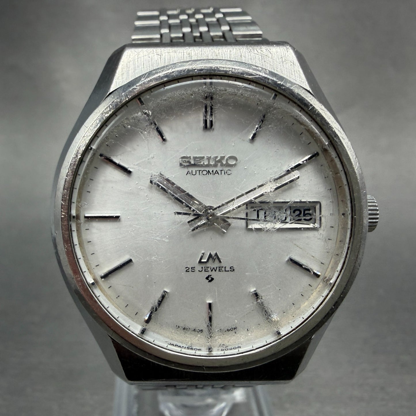 Seiko Lord Matic Watch Men 37mm Silver Dial Silver Tone Daydate 5606-8061 Runs0
