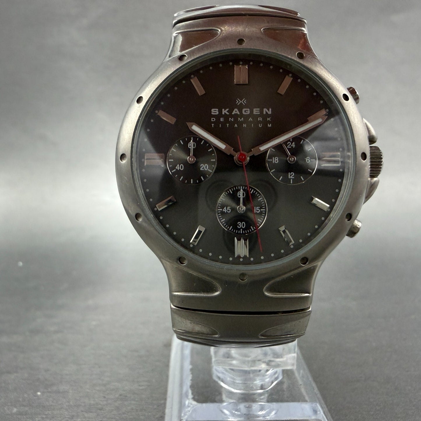 Skagen Chronograph Watch Men 39mm Gray Dial Titanium Round 489LTXM New Battery5
