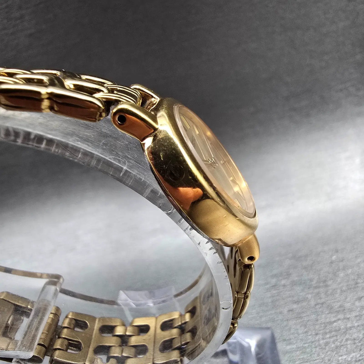 Seiko Watch Women 21mm Champagne Dial Gold Tone Round 1N00-1E09 New Battery JP23