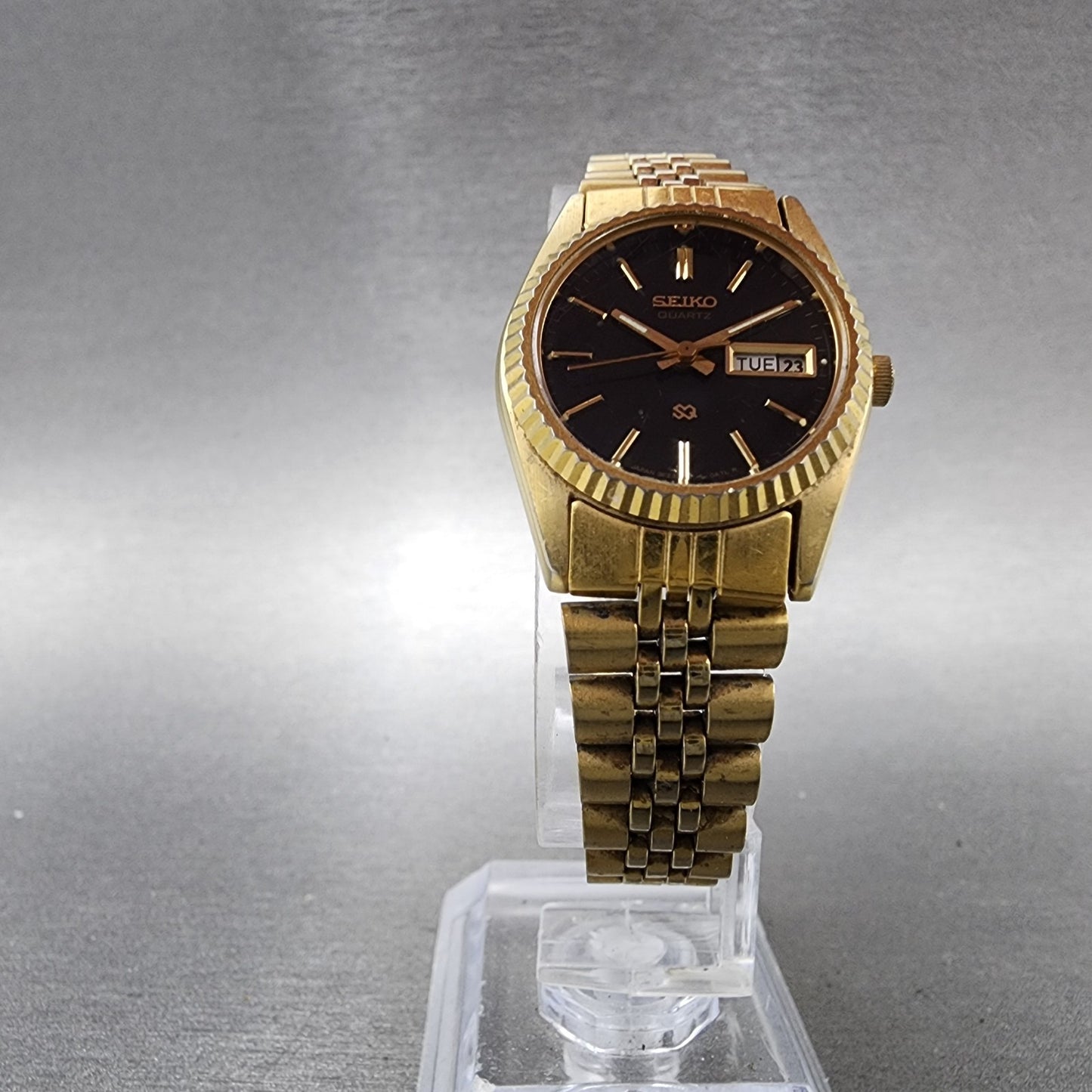 Seiko SQ Watch Women 24mm Black Dial Gold Tone Daydate 3e230a69 New Battery5