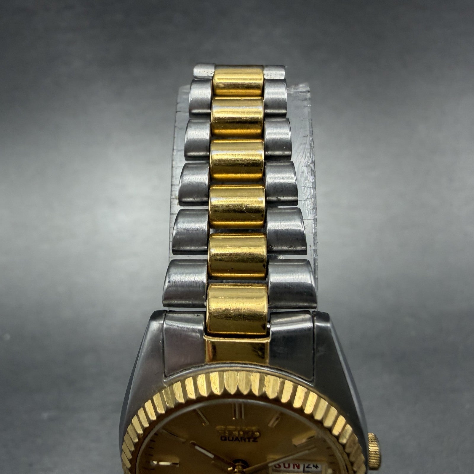 Seiko Watch Women 24mm Gold Dial Two Tone Daydate Round 7n83-0041 New Battery 594