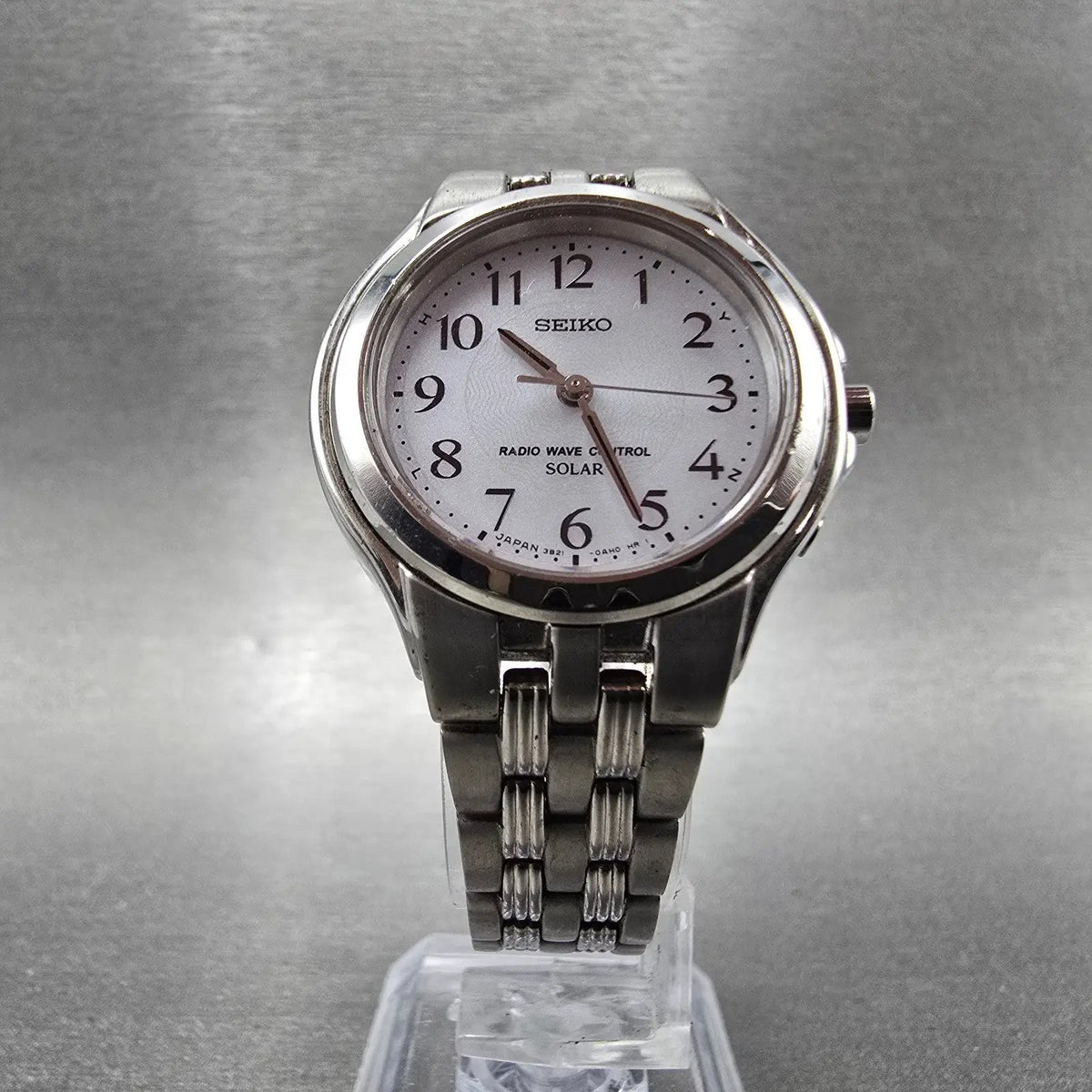 Seiko Solar Watch Women 29mm White Dial Silver Atomic Round 3B21-0AF0 READ!!!6