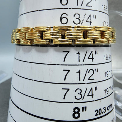 Citizen Watch Women 16mm Champagne Dial Gold Tone Oval 3220307825 New Battery10