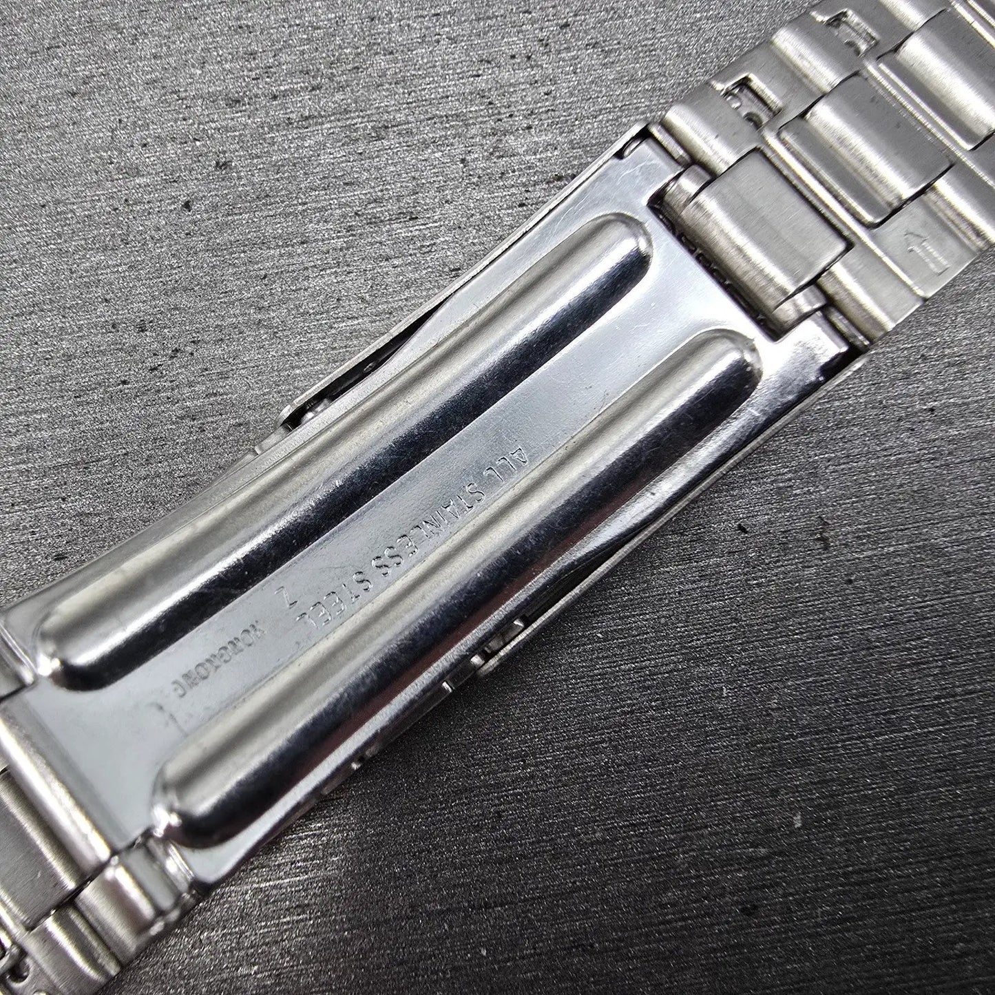 Seiko Bracelet 7mm Stainless Steel Silver Tone Tri Folding Clasp Vintage13