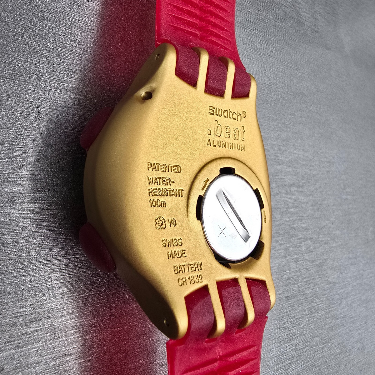 Swatch Beat Golden Virtual Wave Watch Men 47mm Gold Red YQG1000 New Battery NOS15