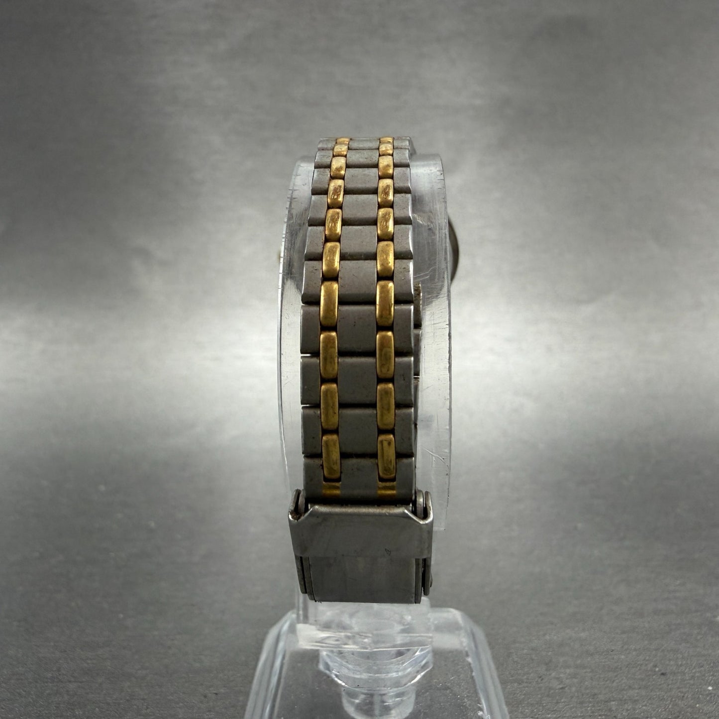 Citizen Vega Junction Watch Women 25mm White Dial Two Tone Date Round New Batt7